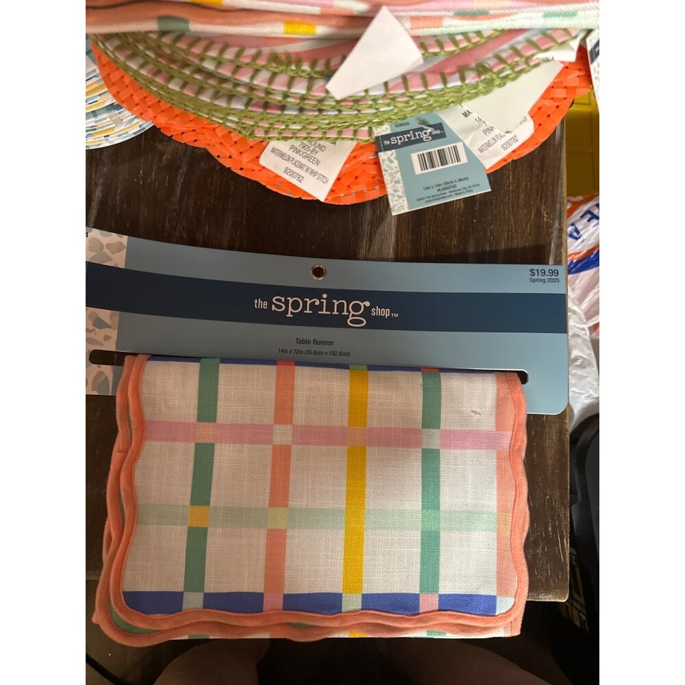 The spring shop table runner nwt